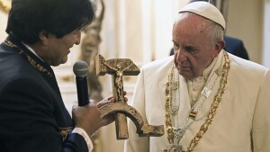 Pope-Francis-Communist-Crucifix